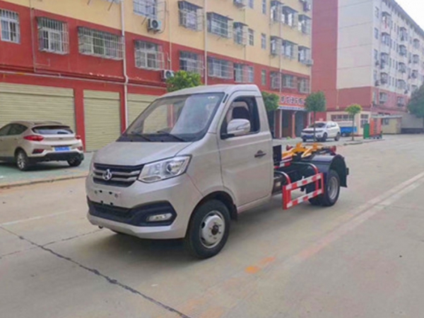 長(cháng)安後(hòu)雙輪藍牌3方鈎臂垃圾車