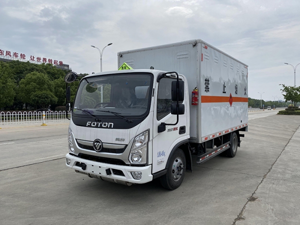 福田奧鈴藍牌易燃液體廂式運輸車