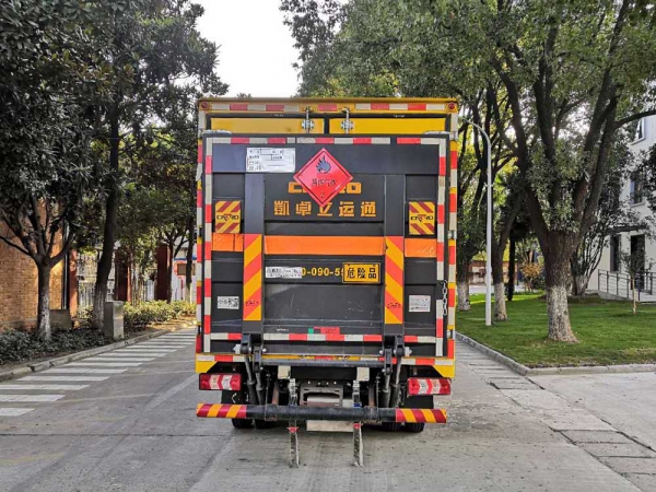 江淮駿鈴藍牌易燃氣體廂式運輸車