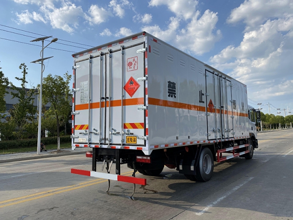 福田歐航易燃氣體廂式運輸車