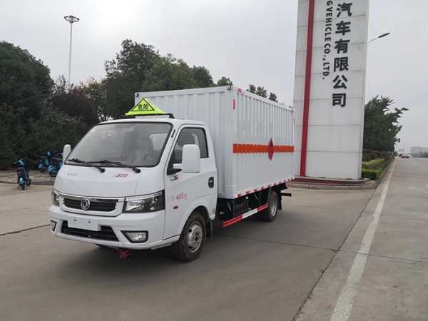 東風途逸藍牌易燃氣體廂式運輸車